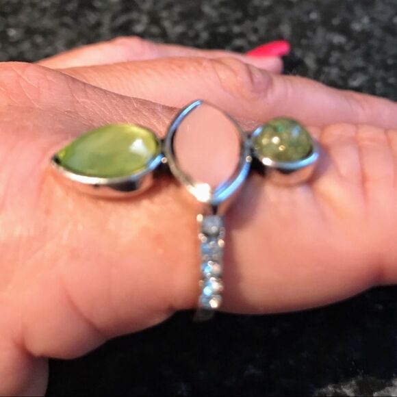 SILVER Cocktail Ring With Peach And Green Stones Costume Jewelry Size 7 New - Picture 2 of 7
